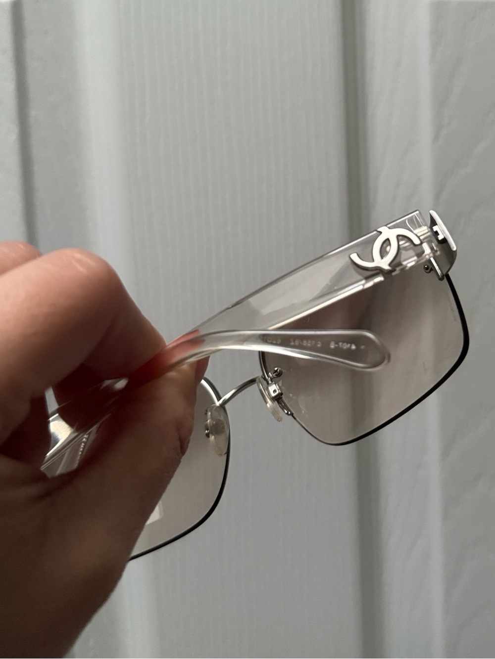 CHANEL Rimless Sunglasses in Light Brown Gradient Lens VINTAGE - Picture 10 of 16